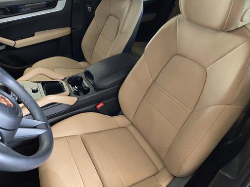 2025 Porsche Cayenne Cayenne