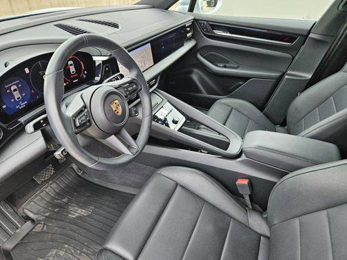 2024 Porsche Macan 4