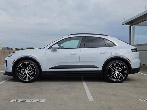2024 Porsche Macan 4
