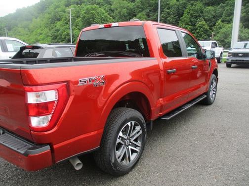 HOT PEPPER RED MET TINTD CC 2023 Ford F-150 XL