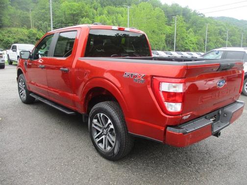 HOT PEPPER RED MET TINTD CC 2023 Ford F-150 XL