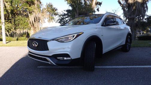 2018 INFINITI QX30 Premium