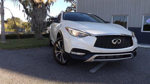 2018 INFINITI QX30 Premium