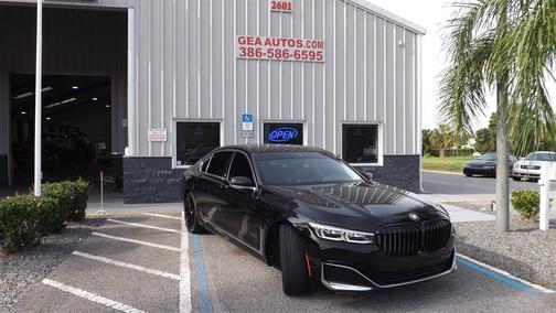 2022 BMW 740 i