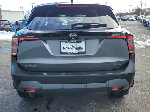 2025 Nissan Kicks SV