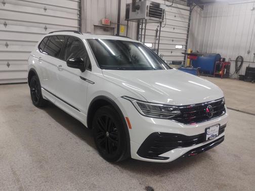 2022 Volkswagen Tiguan 2.0T SE R-Line Black 4MOTION