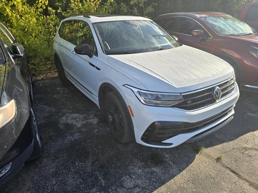2022 Volkswagen Tiguan 2.0T SE R-Line Black 4MOTION