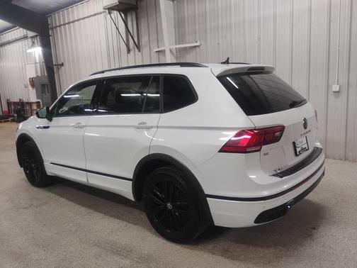 2022 Volkswagen Tiguan 2.0T SE R-Line Black 4MOTION