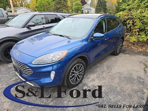 2022 Ford Escape Titanium