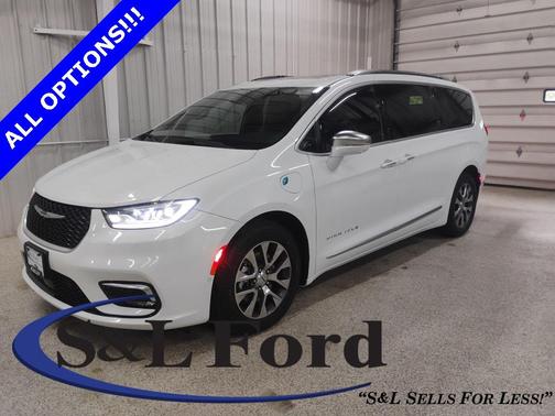 2022 Chrysler Pacifica L