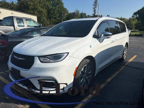 2022 Chrysler Pacifica L
