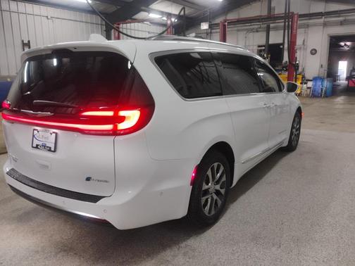 2022 Chrysler Pacifica L