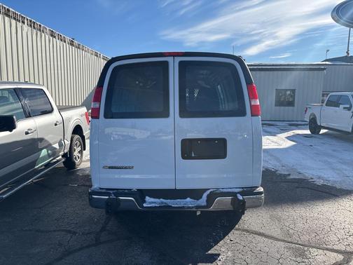 2024 Chevrolet Express 2500 RWD 2500 Regular Wheelbase WT