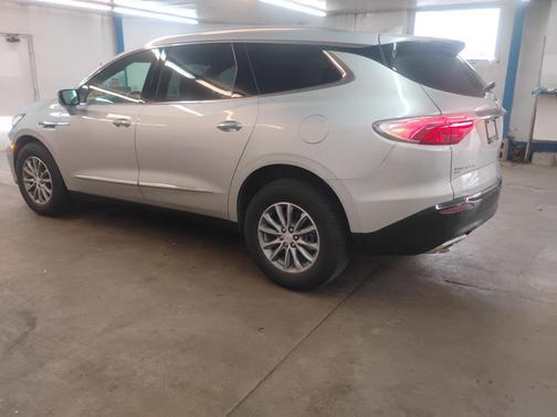 2022 Buick Enclave AWD Essence