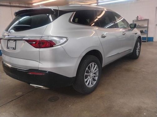 2022 Buick Enclave AWD Essence