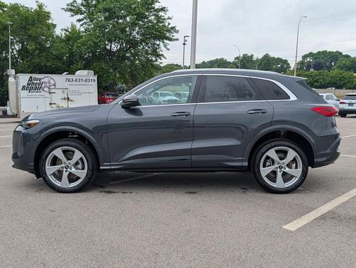 Tambora Gray Metallic 2026 Audi Q5 Premium Plus TFSI quattro S tronic