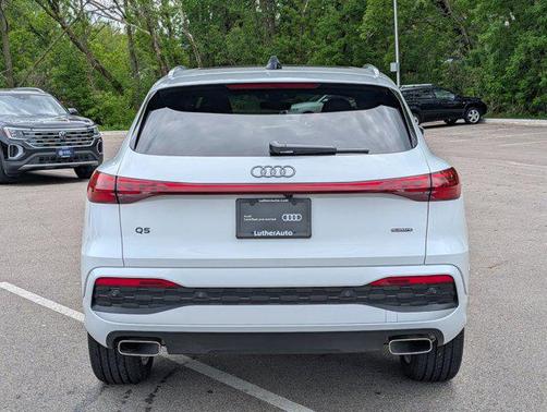 Glacier White Metallic 2025 Audi Q5 Premium Plus TFSI quattro S tronic