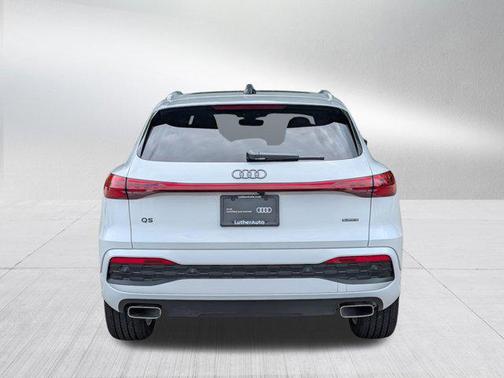 Glacier White Metallic 2025 Audi Q5 Premium Plus TFSI quattro S tronic