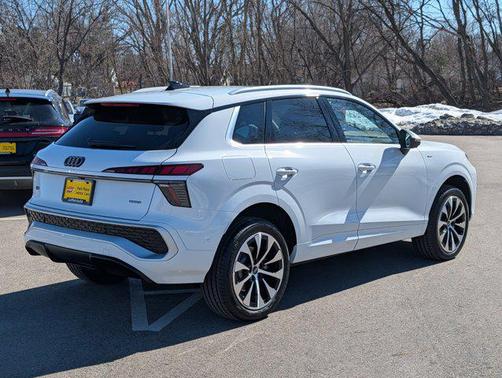 Glacier White Metallic 2026 Audi Q3 S line