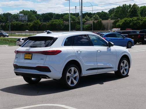 2025 Audi Q5 Premium Plus