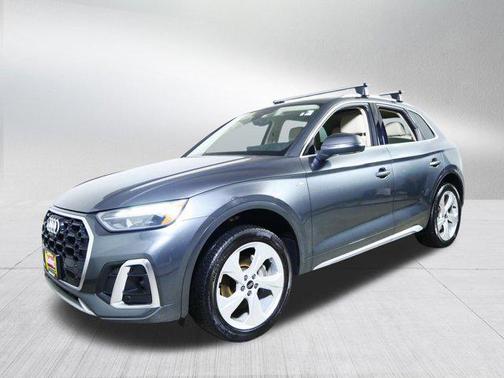 Daytona Gray Pearl Effect 2023 Audi Q5 45 S line Premium Plus