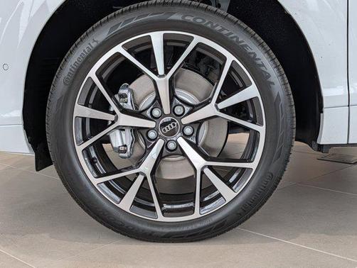 Glacier White Metallic 2026 Audi Q3 S line