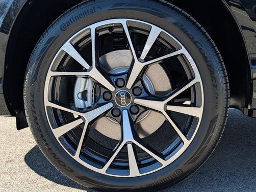 Mythos Black Metallic 2026 Audi Q3 S line