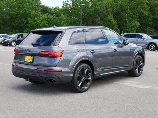 2025 Audi Q7 55 Premium Plus