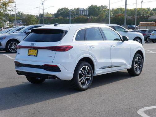 2025 Audi Q5 Premium