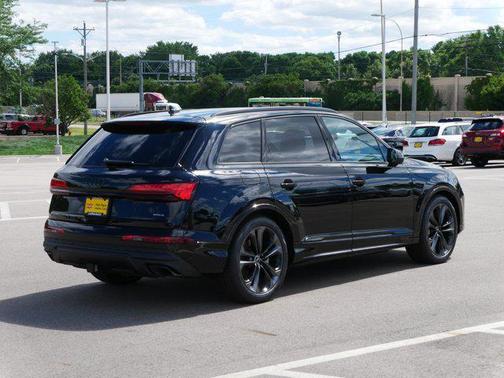 2025 Audi Q7 55 Premium Plus