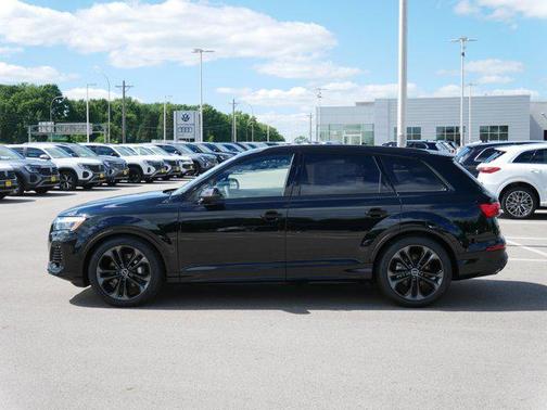 2025 Audi Q7 55 Premium Plus