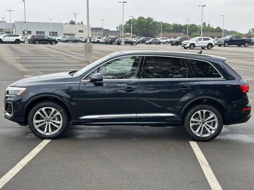 2025 Audi Q7 55 Premium Plus