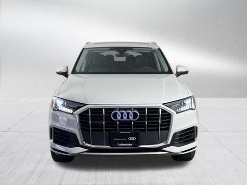 Glacier White Metallic 2023 Audi Q7 55 Premium