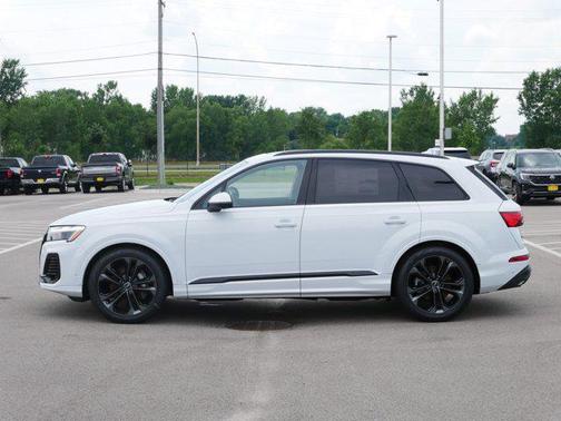 2025 Audi Q7 55 Premium Plus