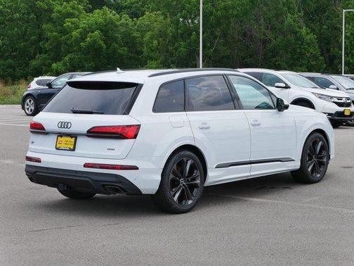 2025 Audi Q7 55 Premium Plus