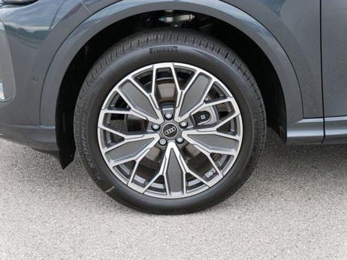 2025 Audi Q5 Premium Plus