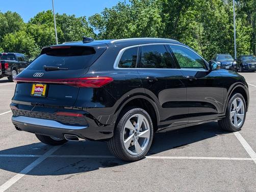 Mythos Black Metallic 2026 Audi Q5 Premium Plus TFSI quattro S tronic