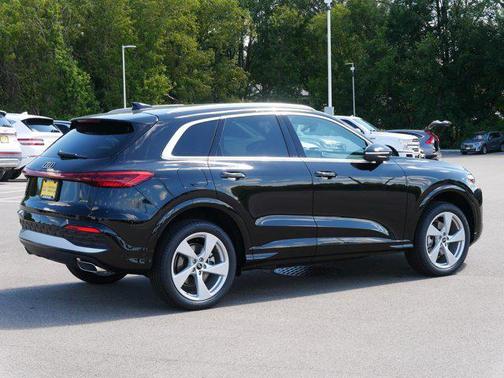 2025 Audi Q5 Premium Plus
