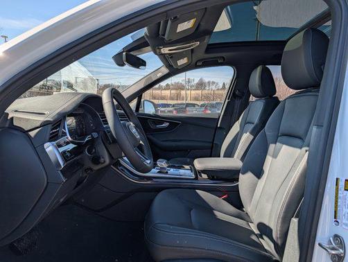 Glacier White Metallic 2026 Audi Q7 55 Premium Plus