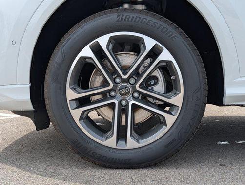 Glacier White Metallic 2026 Audi Q5 Premium TFSI quattro S tronic