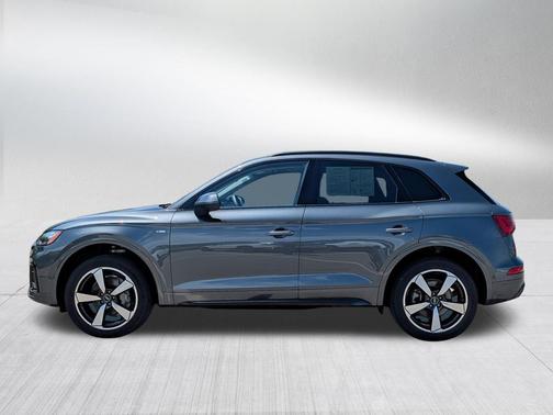 Daytona Gray Pearl Effect 2023 Audi Q5 45 S line Prestige