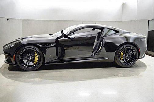 2022 Aston Martin DBS Superleggera