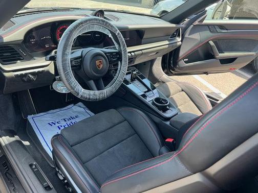 2022 Porsche 911 Carrera 4 GTS