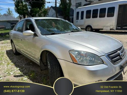 Gray 2004 Nissan Altima 2.5 S