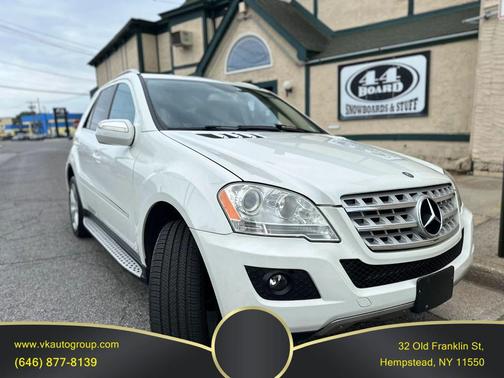 Arctic White 2010 Mercedes-Benz M-Class 4MATIC