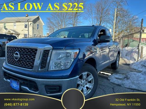 2017 Nissan Titan SV