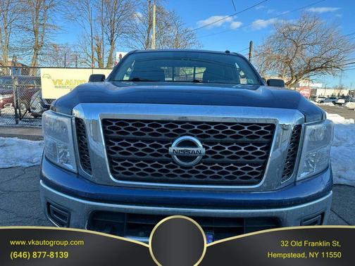 2017 Nissan Titan SV