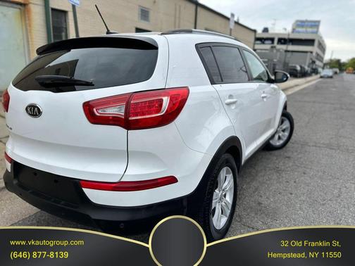 Clear White 2011 Kia Sportage LX