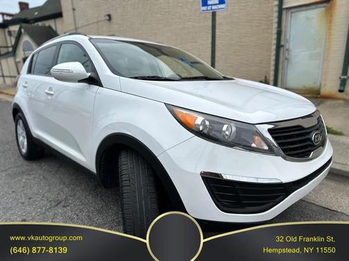 Clear White 2011 Kia Sportage LX
