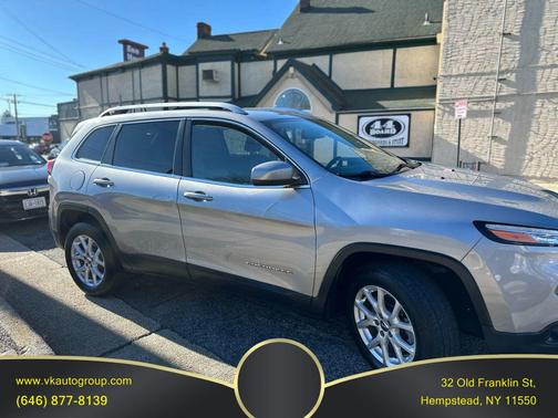 2017 Jeep Cherokee Sport
